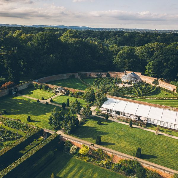 01 Emily Nic 403 The Crawleys