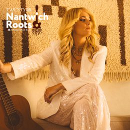 Elles Bailey Social Tile