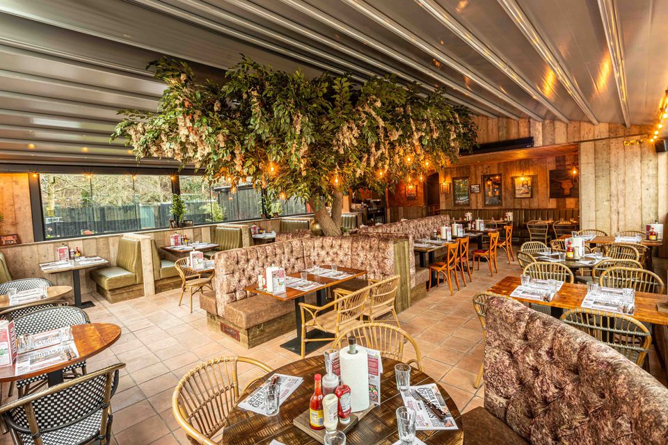 Hicks CH River Room 3 LR 1