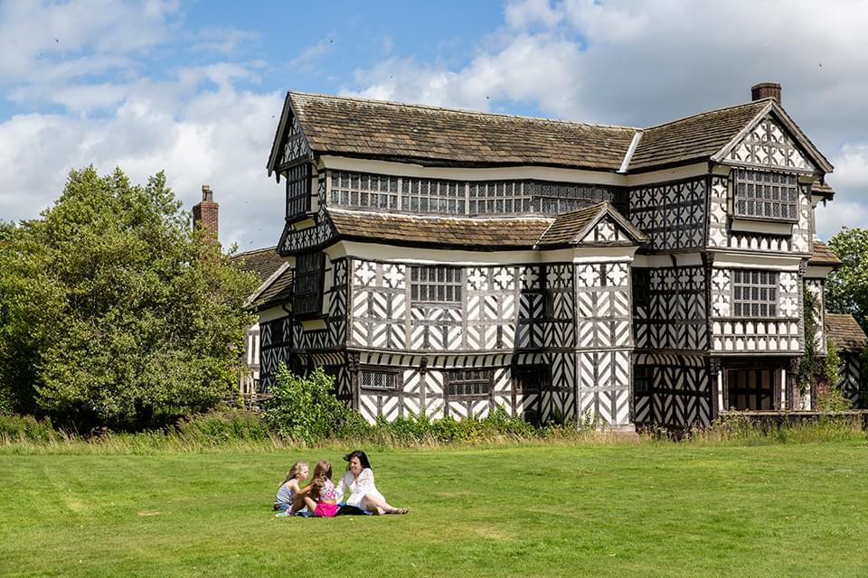 Little Moreton Hall 03